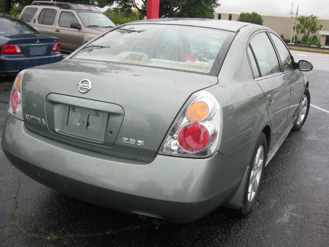 Nissan Altima 2003 photo 2