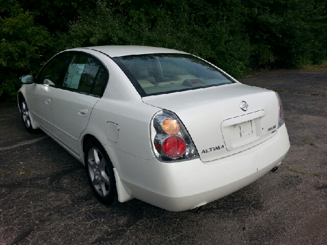 Nissan Altima 2003 photo 4