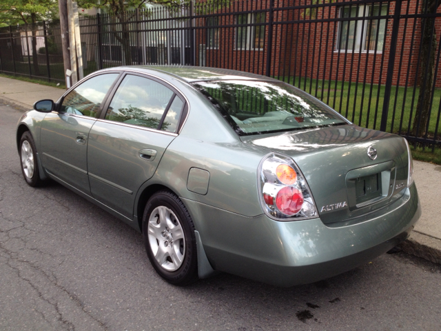 Nissan Altima 2003 photo 1