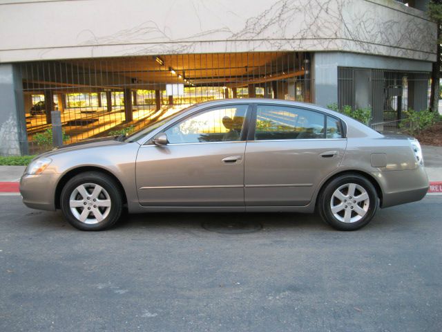 Nissan Altima 2003 photo 1