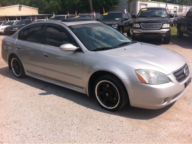 Nissan Altima SLT Quad Cab 2WD Sedan