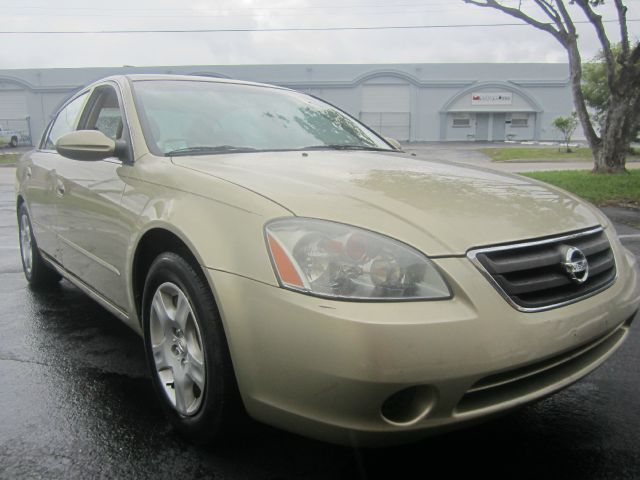 Nissan Altima SLT Quad Cab 2WD Sedan