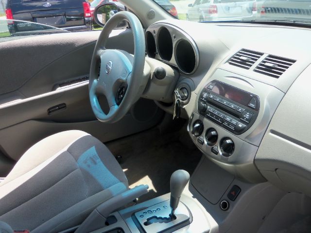 Nissan Altima 2003 photo 1