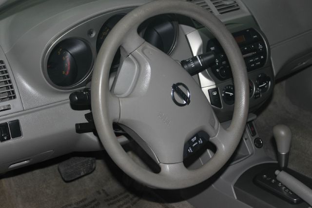 Nissan Altima 2003 photo 1