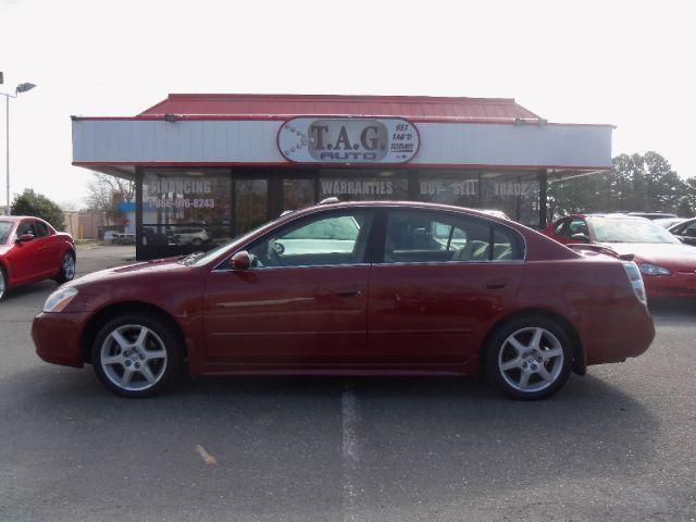 Nissan Altima SE Sedan