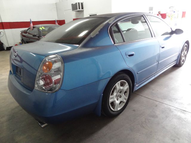 Nissan Altima 2003 photo 4