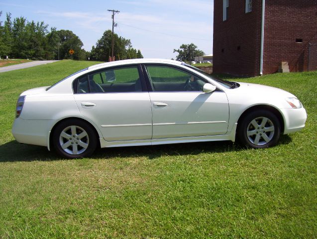 Nissan Altima 2003 photo 1