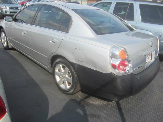 Nissan Altima 2003 photo 2