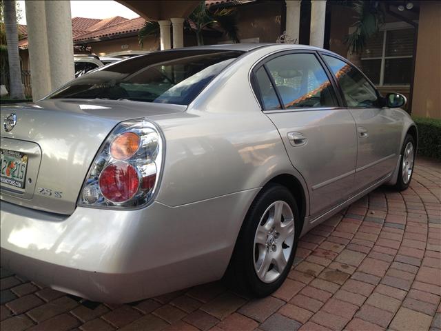 Nissan Altima 2003 photo 1