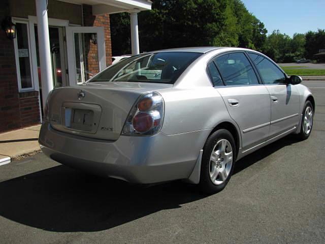 Nissan Altima 2003 photo 2