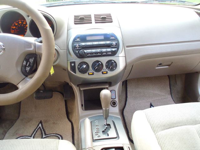 Nissan Altima 2003 photo 4