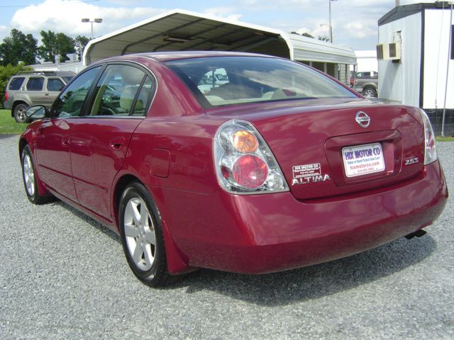 Nissan Altima Pickupslt Quad Cab SWB 4WD 4x4 Truck Sedan