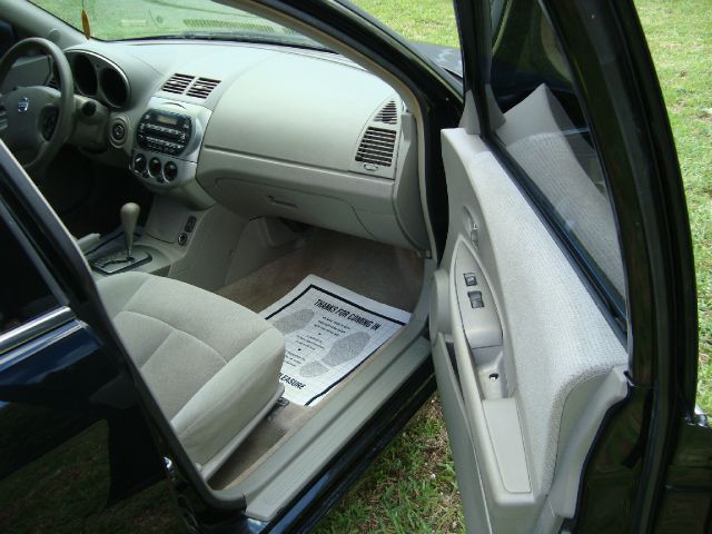 Nissan Altima 2004 photo 13