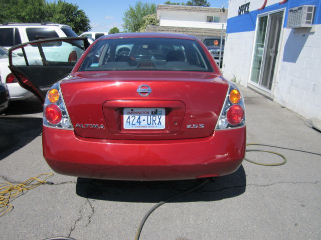 Nissan Altima Pickupslt Quad Cab SWB 4WD 4x4 Truck Sedan