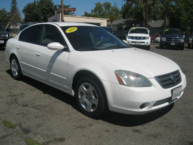 Nissan Altima 2004 photo 1