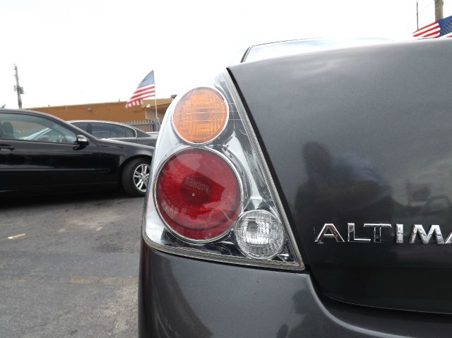 Nissan Altima 2004 photo 4