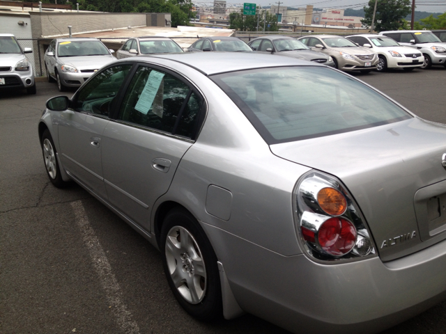 Nissan Altima 2004 photo 1