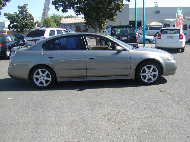 Nissan Altima 2004 photo 1