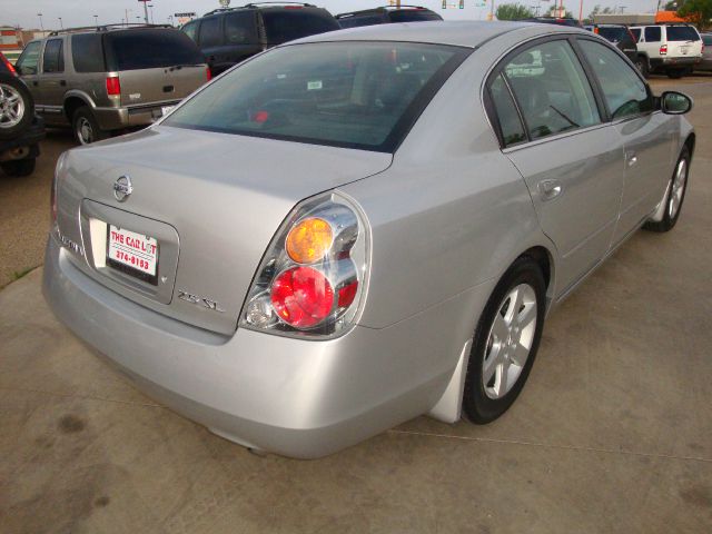 Nissan Altima 2004 photo 1