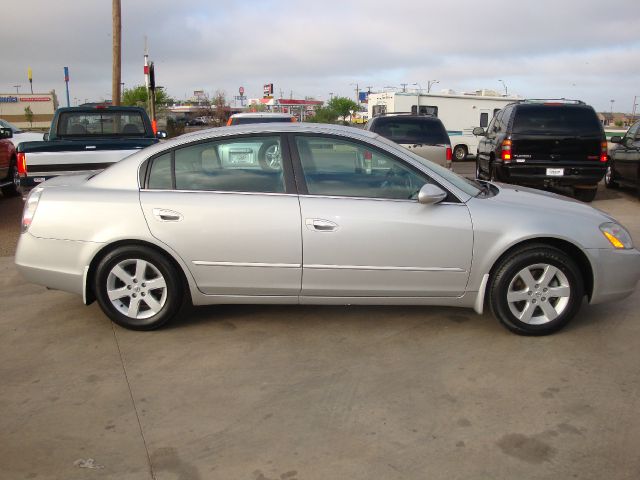 Nissan Altima 2004 photo 2