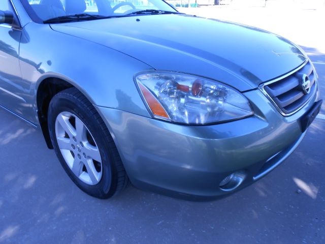 Nissan Altima SLT Quad Cab 2WD Sedan