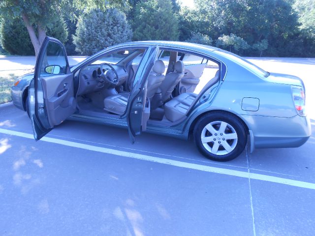 Nissan Altima 2004 photo 2