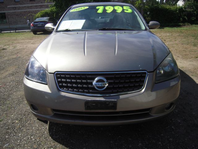 Nissan Altima 2005 photo 2