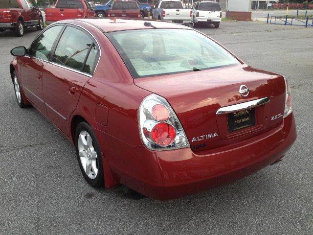 Nissan Altima SLT Quad Cab 2WD Sedan