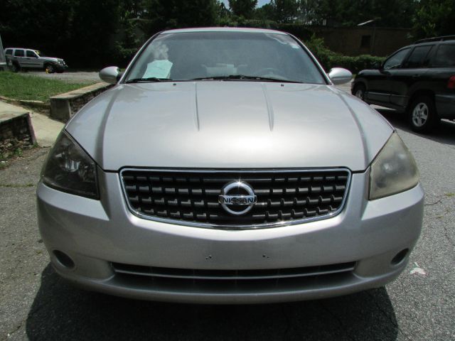 Nissan Altima 2005 photo 2