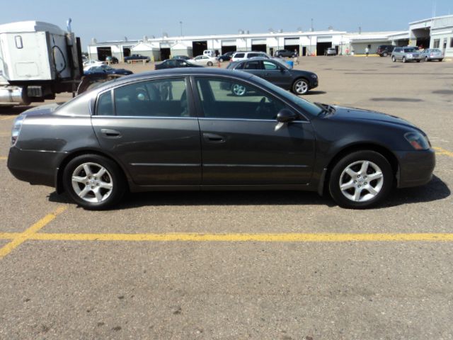 Nissan Altima 2005 photo 2