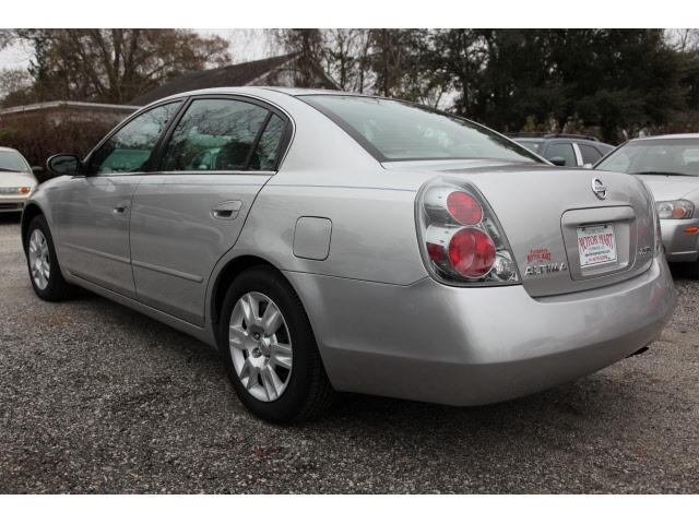 Nissan Altima 2005 photo 3