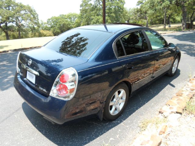 Nissan Altima 2005 photo 2