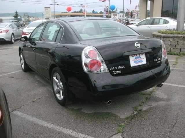 Nissan Altima 2005 photo 1