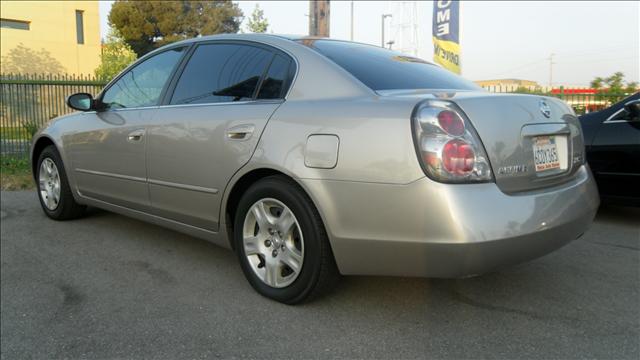 Nissan Altima 2005 photo 2