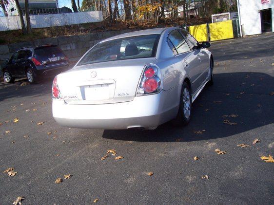 Nissan Altima 2005 photo 1