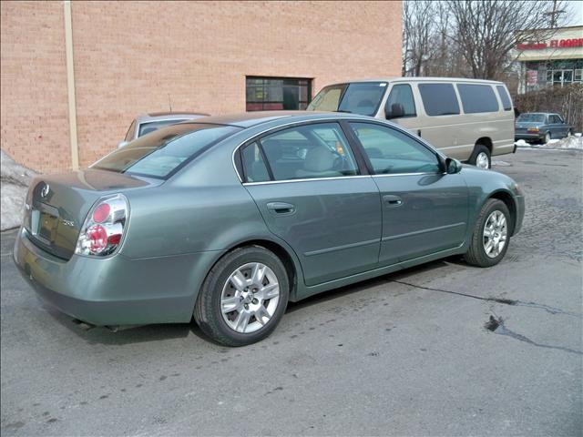 Nissan Altima 2005 photo 2