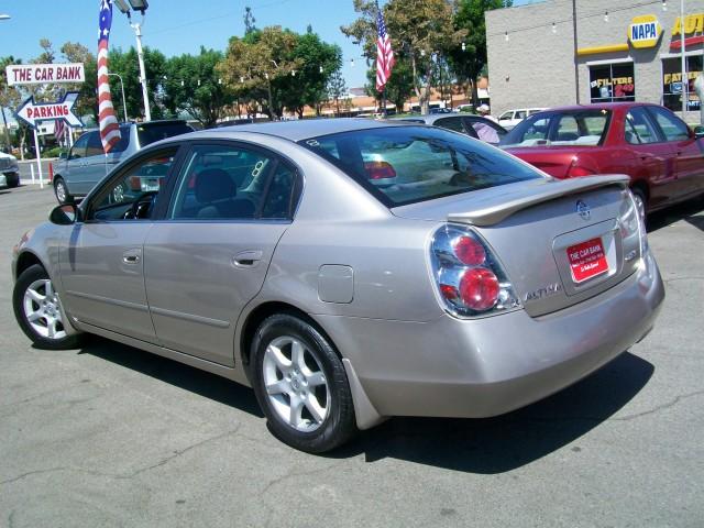 Nissan Altima 2005 photo 1