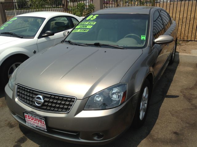 Nissan Altima 2005 photo 2