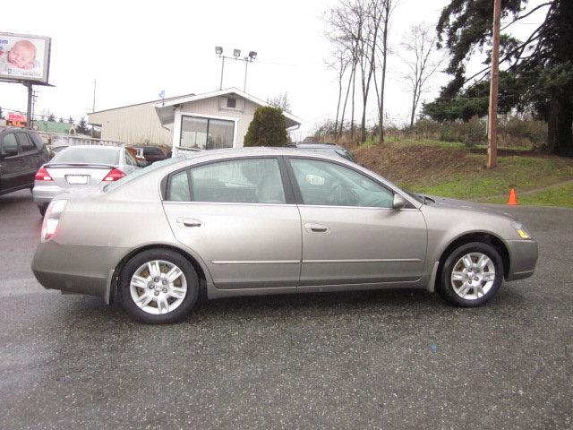 Nissan Altima 2005 photo 2