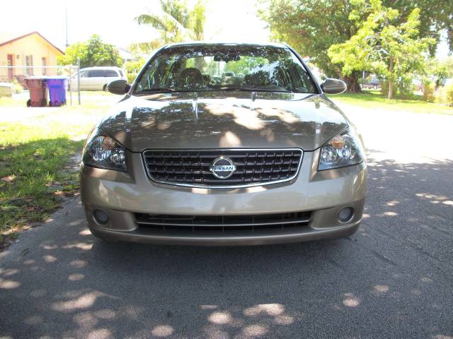 Nissan Altima 2005 photo 2