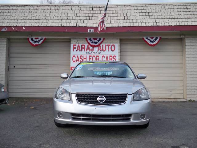 Nissan Altima SE Sedan