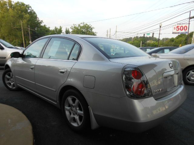 Nissan Altima 2005 photo 2