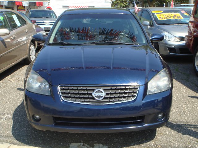 Nissan Altima SLT Quad Cab 2WD Sedan