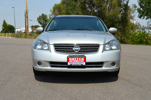 Nissan Altima 2005 photo 2