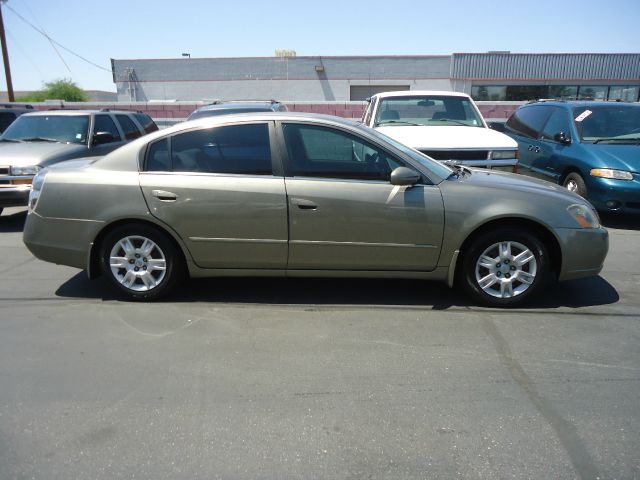 Nissan Altima 2005 photo 2