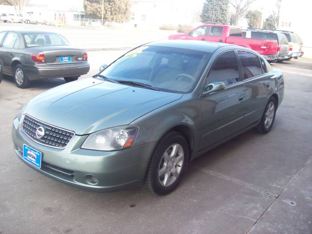 Nissan Altima 2005 photo 2