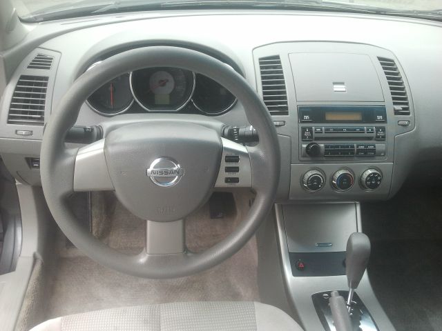 Nissan Altima 2005 photo 2