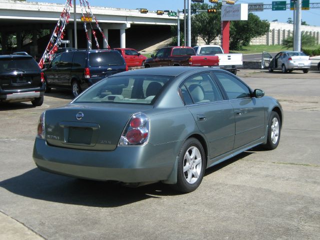 Nissan Altima 2005 photo 2