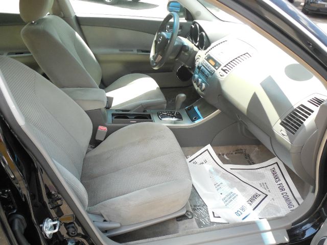 Nissan Altima 2005 photo 2