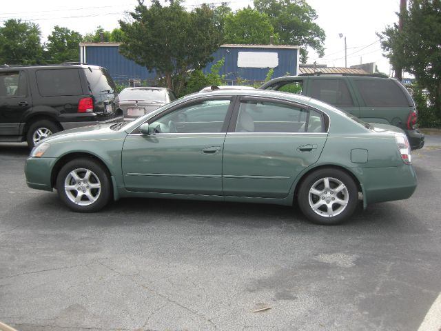 Nissan Altima 2005 photo 2